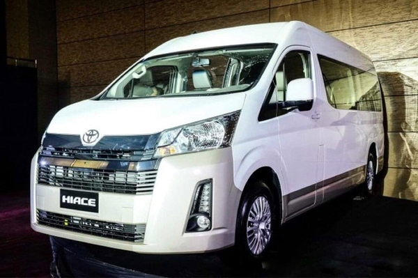 Xe Toyota Hiace 16 chỗ